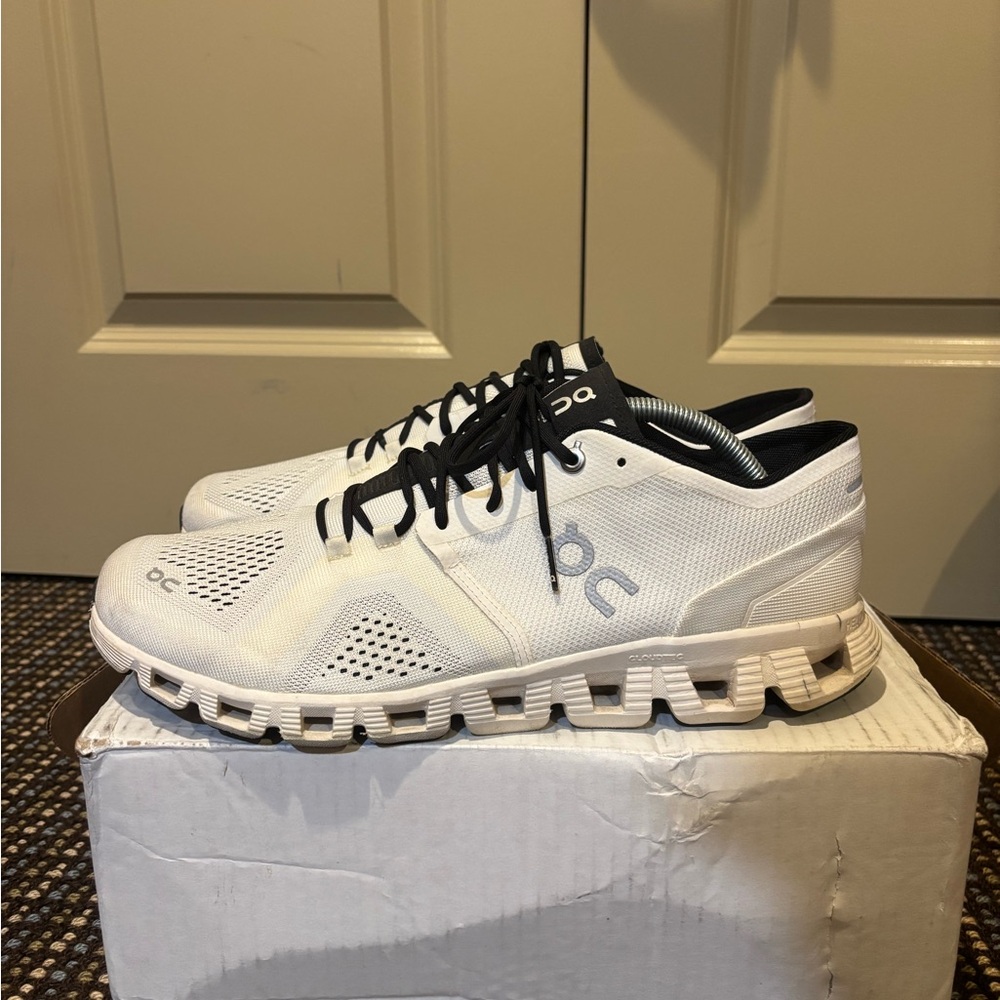 On Running Men's Black and White Athletic Shoes